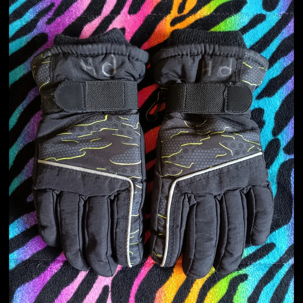 🖤*4/$15* Boys 3M Thinsulate Winter Gloves Mittens Black Small 4/7